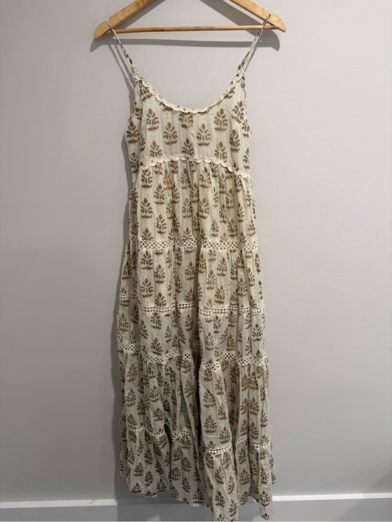 Tuckernuck Dresses & Skirts - Tuckernuck Guadalupe Boho Tiered Midi Dress Cream Gold Metallic Smocked Gauze M